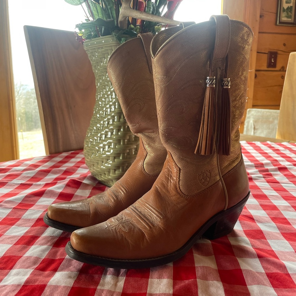 Boots ariat shimmer brown size 8.5